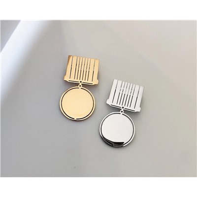 Брошь из стали