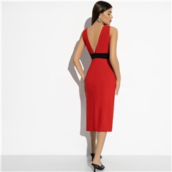 Платье-футляр, Позирую как модель (с брошкой)