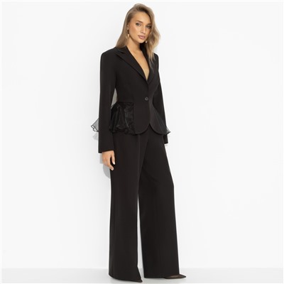 Брючный костюм , который делает фигуру, Громче всех