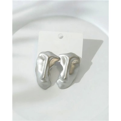 Стильные серьги