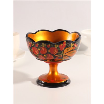 Конфетница на ножке «Земляничка», резная, дерево, хохлома