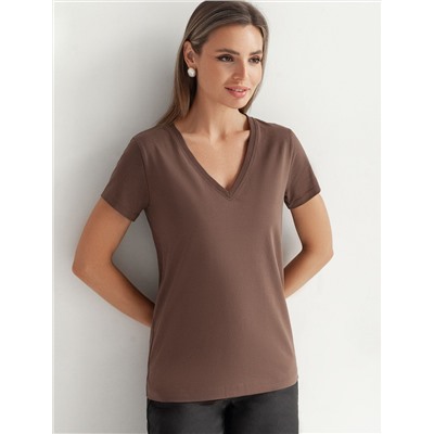 Футболка из премиального хлопка с V-образным вырезом