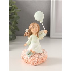 Фигурка полистоун «Малышка-ангел с шариком на цветочном сердце», 6.5×6.5×13 см