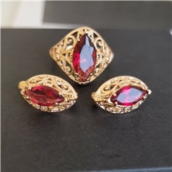Комплект ювелирной бижутерии коллекция "Дубай" серьги и кольцо, покрытие: позолота, вставка: камень, цвет: красный, р-р 21, 7602, арт.216.361-21