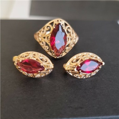 Комплект ювелирной бижутерии коллекция "Дубай" серьги и кольцо, покрытие: позолота, вставка: камень, цвет: красный, р-р 21, 7602, арт.216.361-21