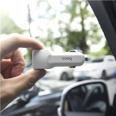 Адаптер Автомобильный с кабелем Hoco Z23 2USB/5V/2.4A +lightning (white)