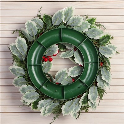 Венок новогодний d=33 см «Зимнее волшебство. Уютная сказка» листочки, ягоды