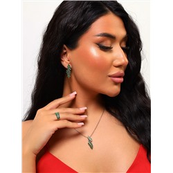 Комплект ювелирной бижутерии в форме веточки серьги, кулон и кольцо 17 р, покрытие: посеребрение, вставка: фианиты, цвет: зеленый, арт.314.400-17