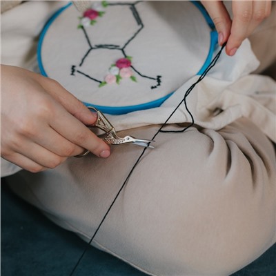 Ножницы для рукоделия «Цапельки», скошенное лезвие, 3.5", 9 см, цвет золотой