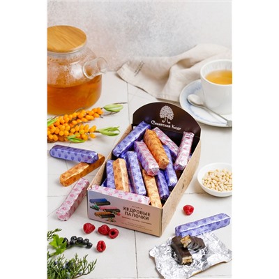 Кедровые палочки Ассорти / облепиха, малина, смородина / шоу - бокс / 640 г / ТМ Сибирский кедр