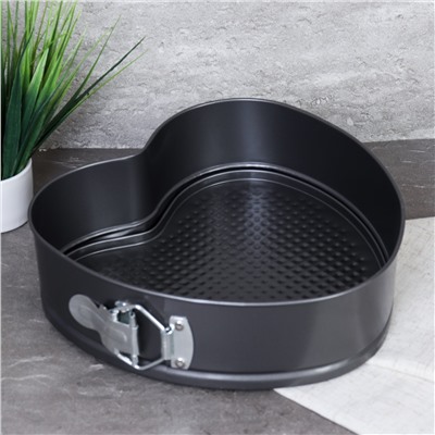 Форма для выпечки Набор из 3 штук с клипсой/ квадрат/ круг/ сердце / KS- 275 /уп 12/ 0,65/ 27х27х6, 26х6, 23х23х6