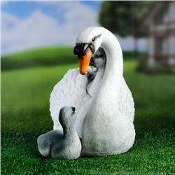 Садовая фигура из полистоуна «Лебедь с птенцами», 23×30×20 см