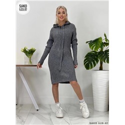 Платье с капюшоном