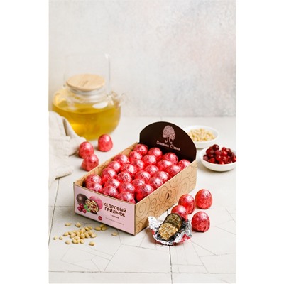 Кедровый грильяж с Клюквой / шоу-бокс / 540 г / ТМ Сибирский кедр