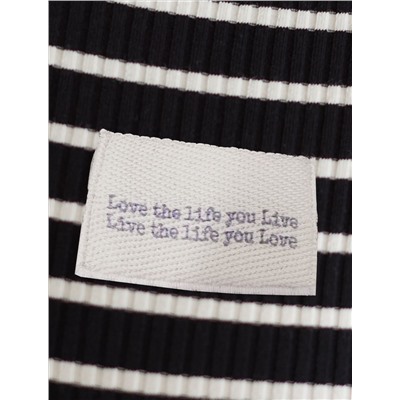 Платье из трикотажа в широкий рубчик с разрезами