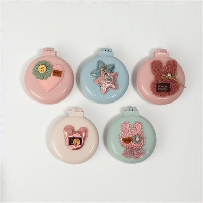 Расчёска массажная «Мягкие зверята», складная, с зеркалом, d=7.5 см, МИКС