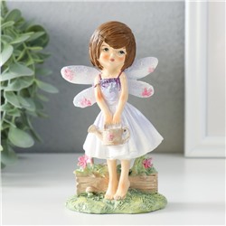 Фигурка полистоун «Малышка в сиреневом платье с крыльями, с леечкой», 7.5×5×13 см