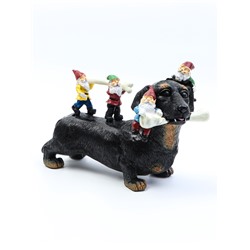 Садовая фигура из полистоуна «Такса с гномами», 20×9×15 см