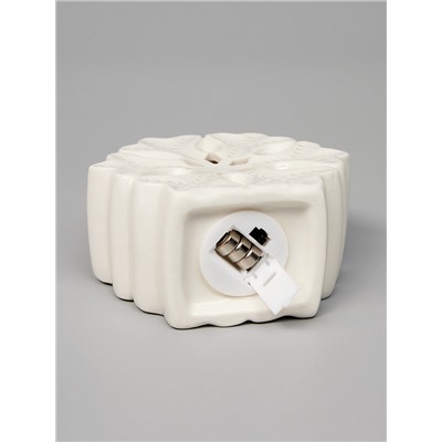 Светодиодная фигура «Снежинка большая», 11×5×11 см, 1 LED, керамика, от батареек LR44×3, тёплый белый свет