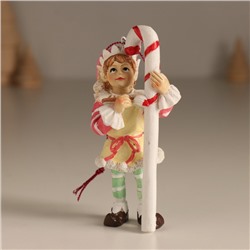 Фигурка-подвеска «Новогодний эльф с леденцом», ёлочная игрушка, 5×4.5×11 см