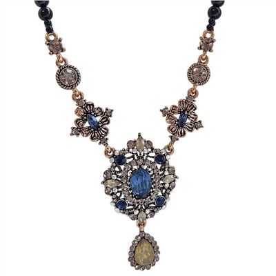 Вечернее колье с кристаллами