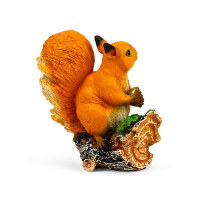 Садовая фигура из полистоуна «Белочка с орешком на пне», 25×12×23 см