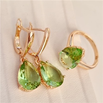 Комплект ювелирная бижутерия коллекция  "Дубай" серьги и кольцо 19 р, покрытие: позолота, вставка: фианит, цвет: бледно-зеленый, арт.313.091-19