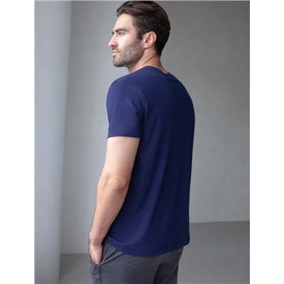 Футболка из премиального хлопка с авторским принтом