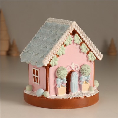 Фигурка светящаяся «Пряничный домик с зеленью», зефирный, 12.5×12.5×12.5 см