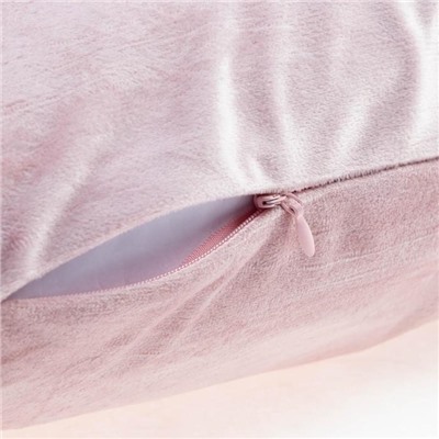 Наволочка декоративная с кисточками Этель, 45×45 см, велюр, розовая