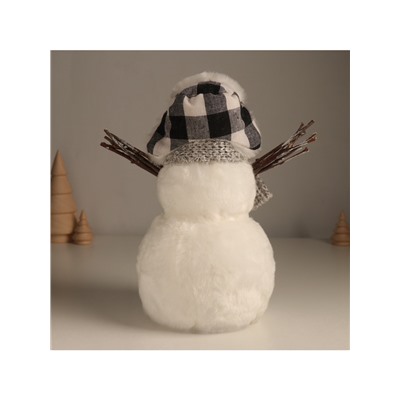 Фигурка «Снеговик в шапке-ушанке и шарфике», 16×13×24 см