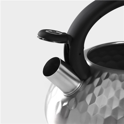 УЦЕНКА Чайник со свистком 3 л Magistro, Glow, серебро, индукция, ручка soft-touch=