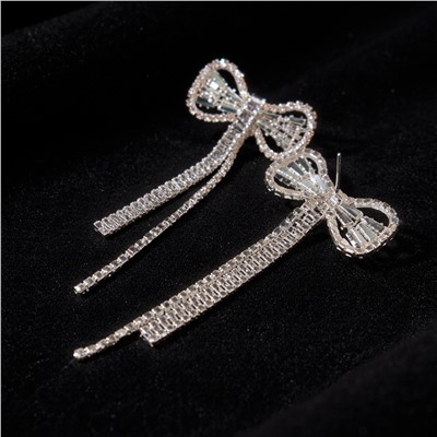 Серьги бантики бижутерия висячие вечерние с камнями, цвет: серебристый и прозрачный, арт.012.074