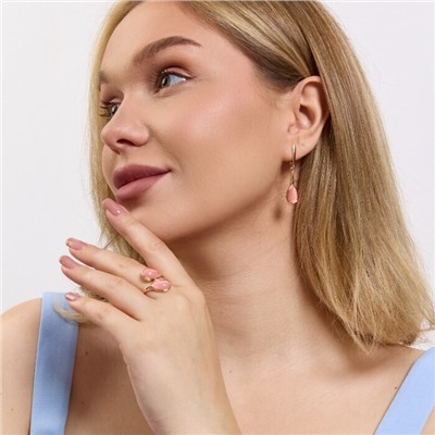 Комплект ювелирной бижутерии коллекция "Дубай" серьги и кольцо 17 р, покрытие позолота, вставка: искусственный кошачий глаз, цвет: розовый, арт.314.984-17