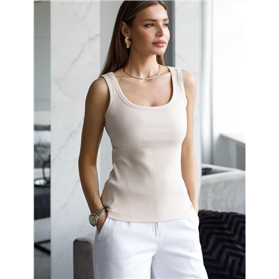 Топ из трикотажа в широкий рубчик