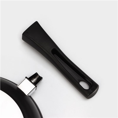 Сковорода KUKMARA «Традиция», d=24 см, стеклянная крышка, съёмная ручка, антипригарное покрытие, алюминий, чёрная