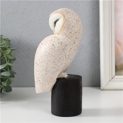 Фигурка полистоун «Сова: Обыкновенная сипуха: под крылом», песочный, 7.2×7.2×23.8 см