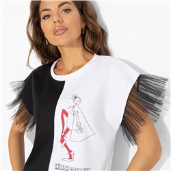 Футболка с лозунгом, Загадочная собеседница