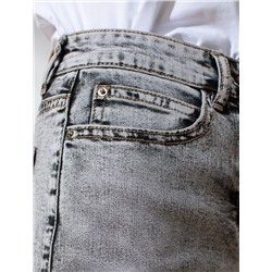 Прямые джинсы с декоративной стиркой из эластичного денима средней плотности