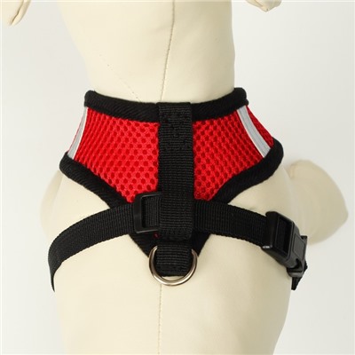 Шлейка с поводком, размер M, ОШ 26, ОГ 36-44, с светоотражающей нашивкой, мягкая, красная