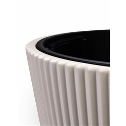 Кашпо для цветов «Стрип», 30 л, d=39 см, h=37 см, пластиковое, со вставкой, бежевое