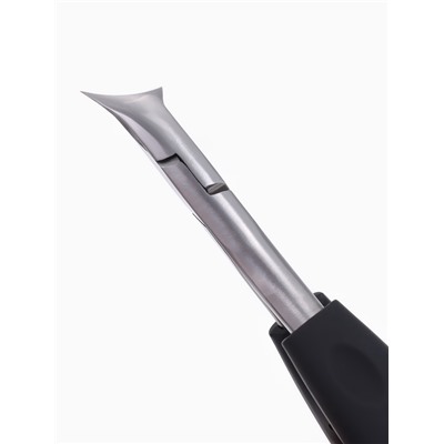 Кусачки педикюрные, с колпачком, с прорезиненными ручками, изогнутое лезвие, 12.5 см, длина лезвия-15 мм, чёрные, серебристые