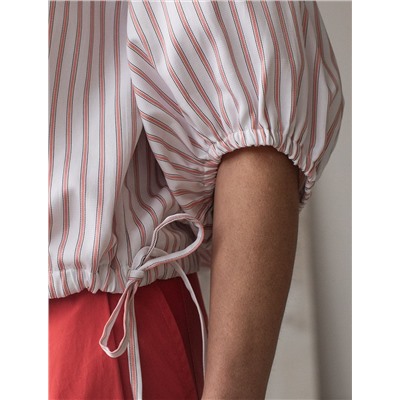 Укороченная блузка с рукавами буфами и с кулиской по низу из хлопка