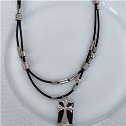 Многослойный чокер на шею в готическом стиле с подвеской крест, цвет: черный, вставка: камень черный переливающийся, арт.001.800