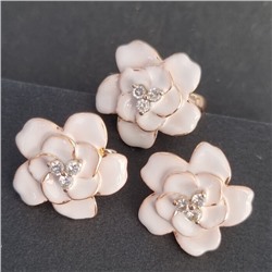 Комплект ювелирная бижутерия коллекция  "Дубай" серьги и кольцо 17 р, покрытие: позолота, вставка: витражная эмаль белого цвета, арт.313.117-17