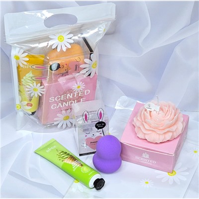 Подарочный набор в zip-пакете с Ромашками (Свеча, Крем для рук, Спонж))