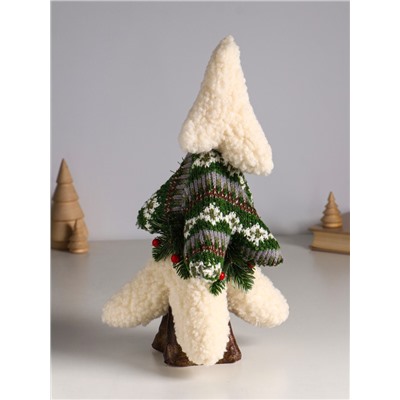 Фигурка «Вязаная ель с ягодками», 15×15×33 см