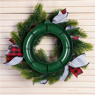 Венок новогодний d=30 см «Зимнее волшебство. Уютная сказка», с полосатыми лентами и шарами