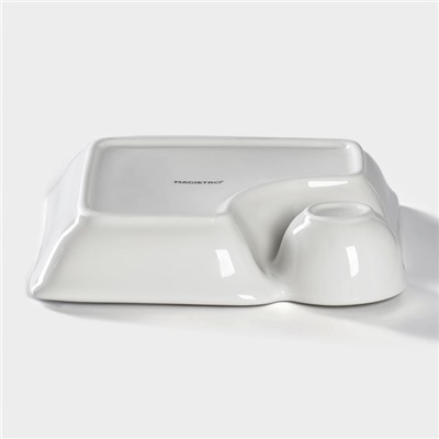 Блюдо фарфоровое с соусником Magistro «Бланш», соусник 60 мл, 18.5×17.5×4 см, белое