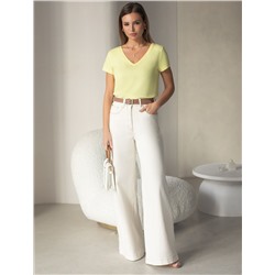 Базовая футболка из премиального хлопка с V образным вырезом